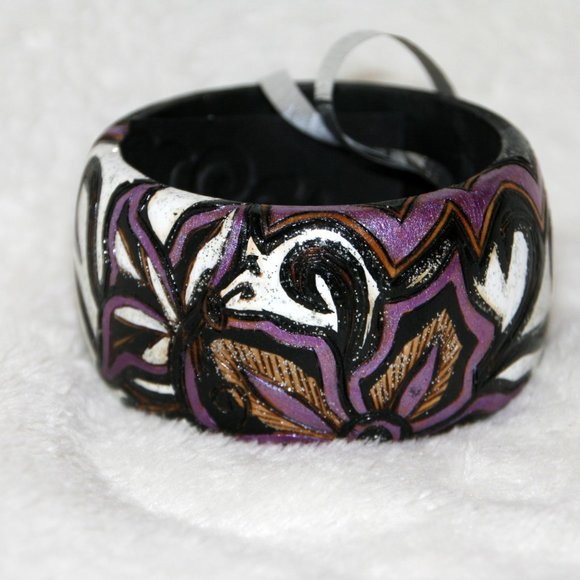 Wood-burned Purple Black Butterfly Bracelet - Picture 2 of 2